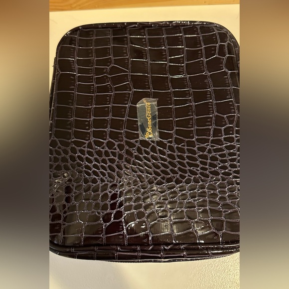 LipSense with amazing makeup case + mirror! - Picture 6 of 12